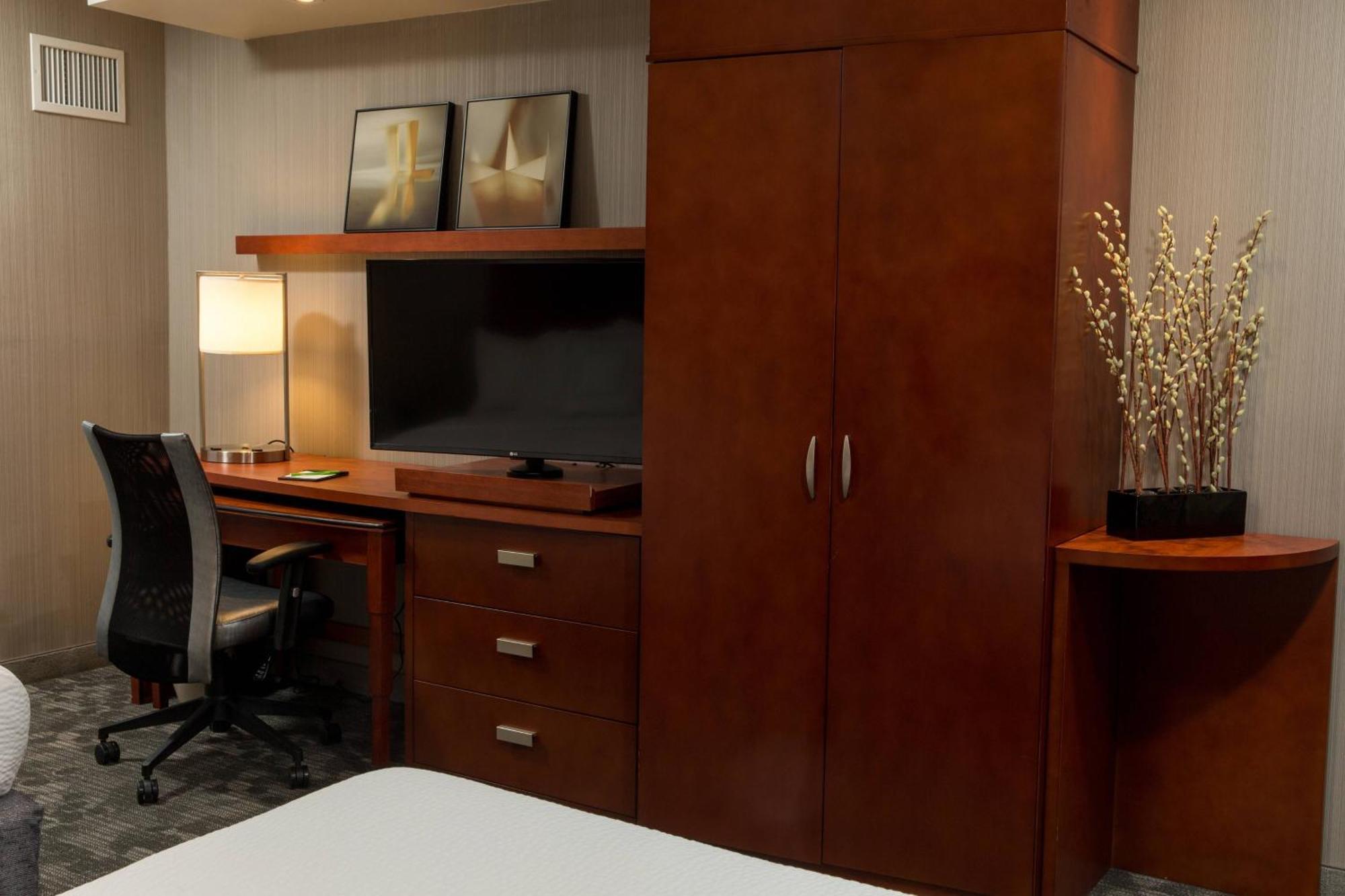 Courtyard By Marriott Lafayette Hotel Buitenkant foto