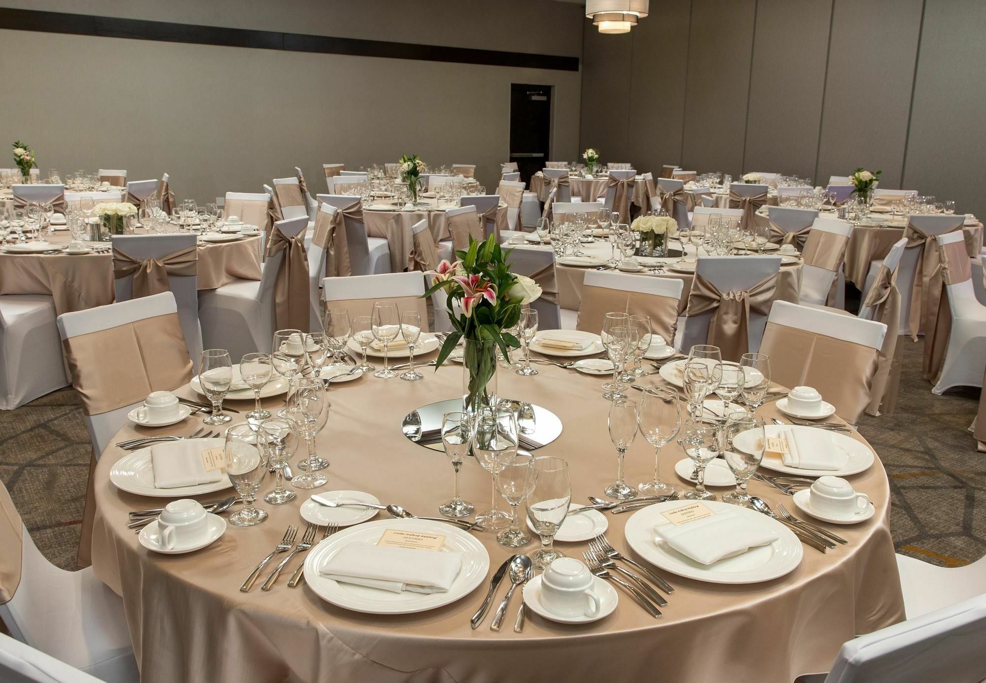 Courtyard By Marriott Lafayette Hotel Buitenkant foto